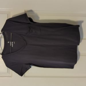Cute black V-neck pocket Tshirt size small